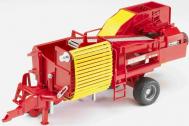 Картофелеуборочный комбайн Grimme SE 75-30 с картофелем Bruder