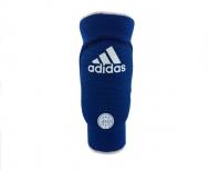 Защита локтя двухсторонняя WAKO Elasticated Elbow Guard Reversible сине-красная Adidas