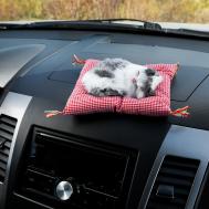 Игрушка на панель авто, кошка на подушке, бело-серый окрас NO BRAND