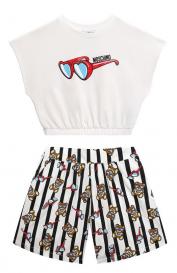 Комплект из футболки и шорт Moschino