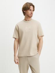 Футболки и майки Guess
