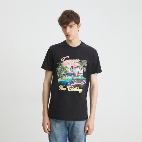 Футболки и майки Guess